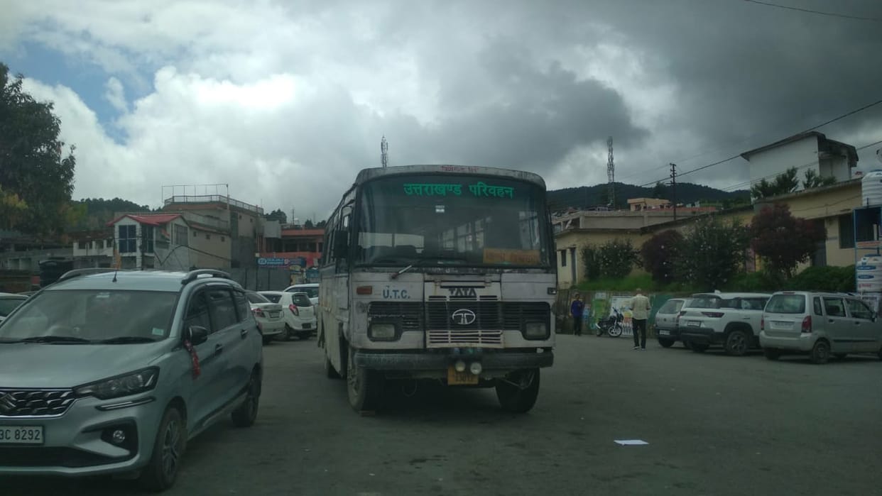 Pithoragarh Roadways bus breaks down at Champawat station