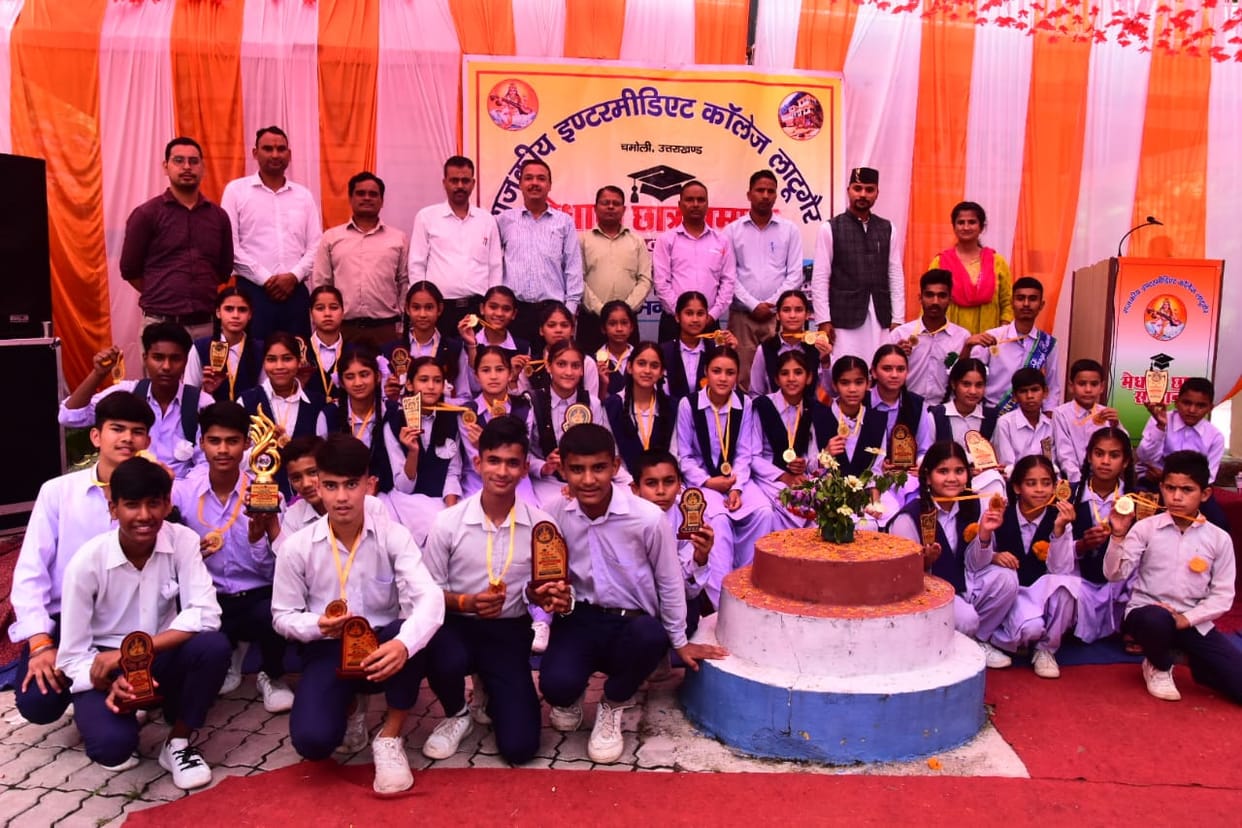 26 meritorious people honored
