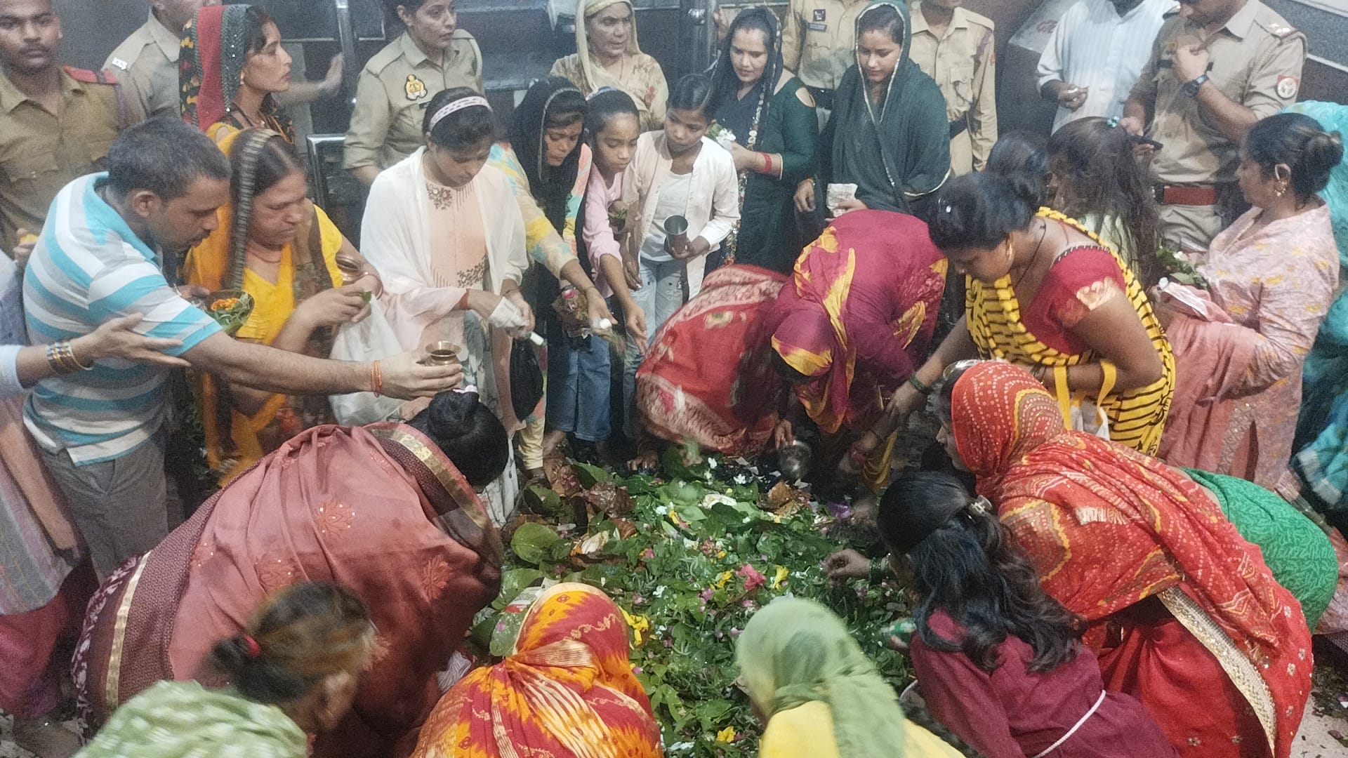 devotees gathered to perform Jalabhishek at the Shiva temple of Gola Gokarnath