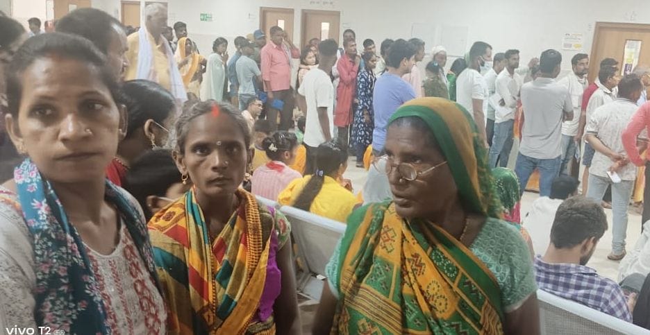 Crowd of patients increased in medical college, two patients felt dizzy
