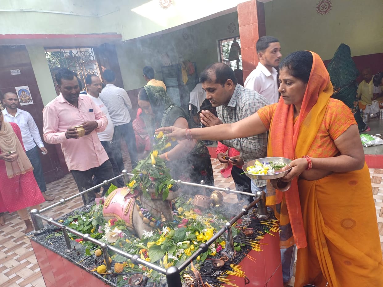 Slogan of 'Bol Bam' raised in temples of towns and rural areas