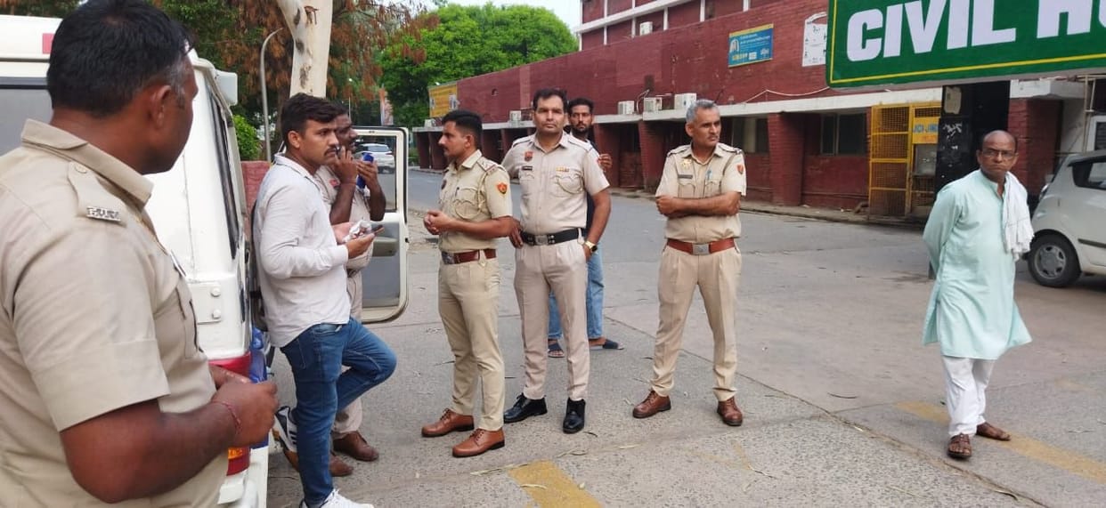 Dead body of woman found in hotel, young man accompanying her absconds on the pretext of taking food