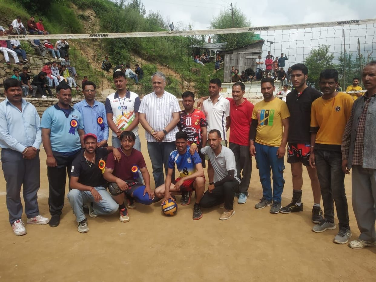 Tandi Pandoh won the volleyball competition