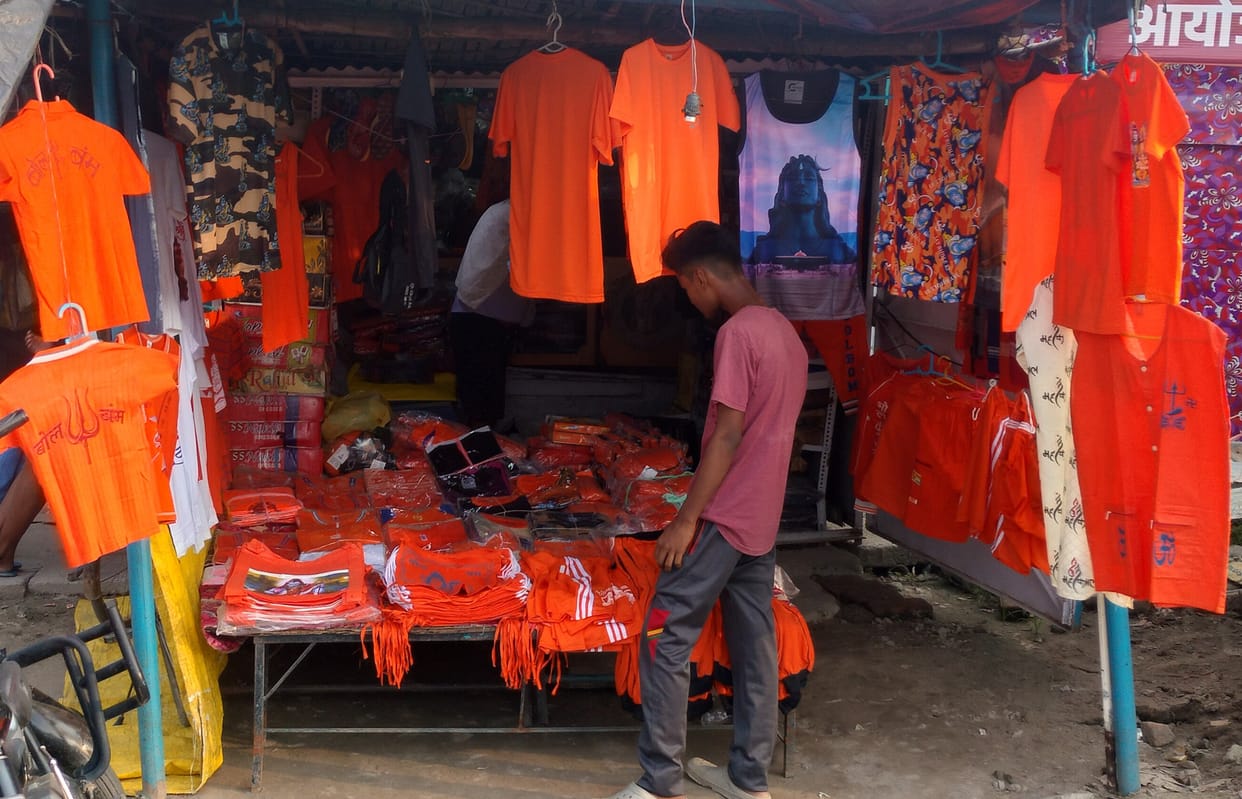 Bulldozer T-shirt is being liked by Kanwadis