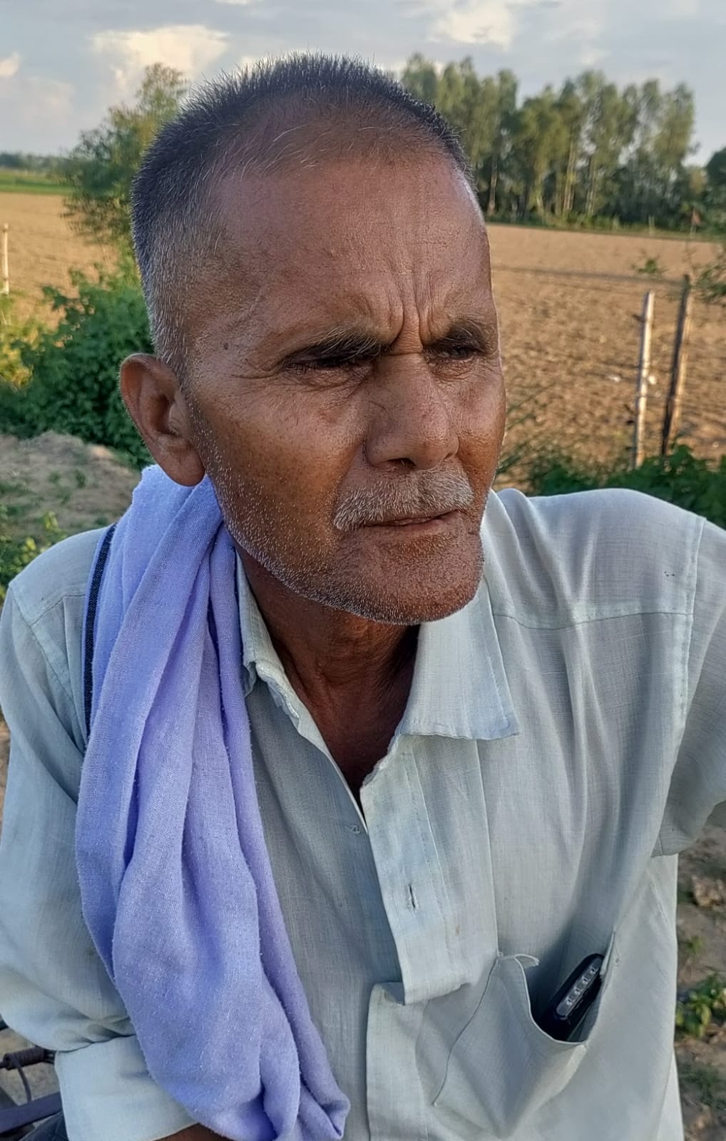 Bike riders ran away after snatching 40 thousand rupees kept in the bag from the businessman
