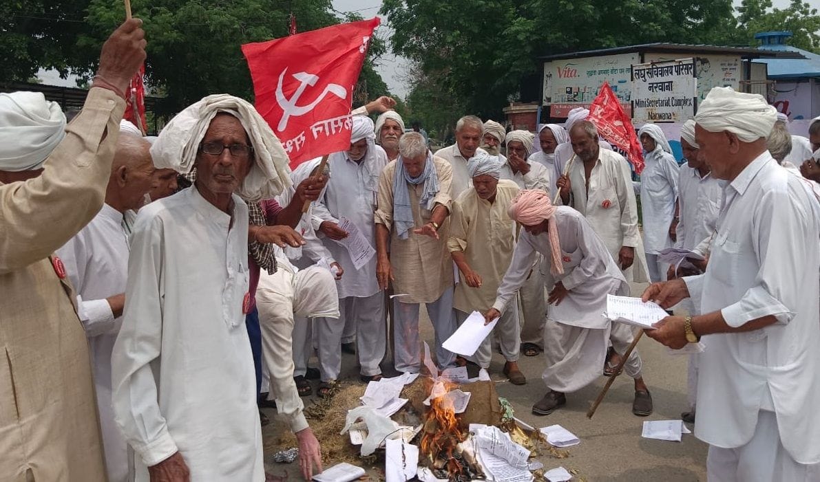 Farmers burnt copies of the new budget