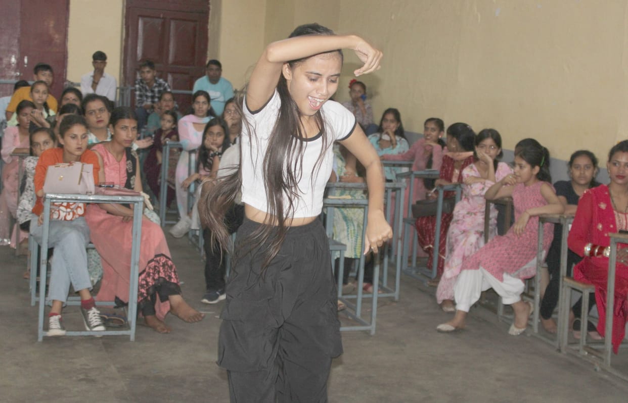 Audition for 321 artists from sub-division Chamba