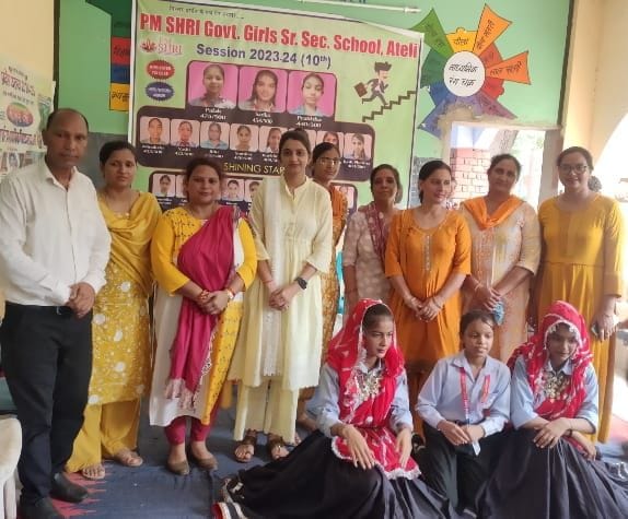 Mera Nau Dandi Ka Beejna...Students danced to folk songs