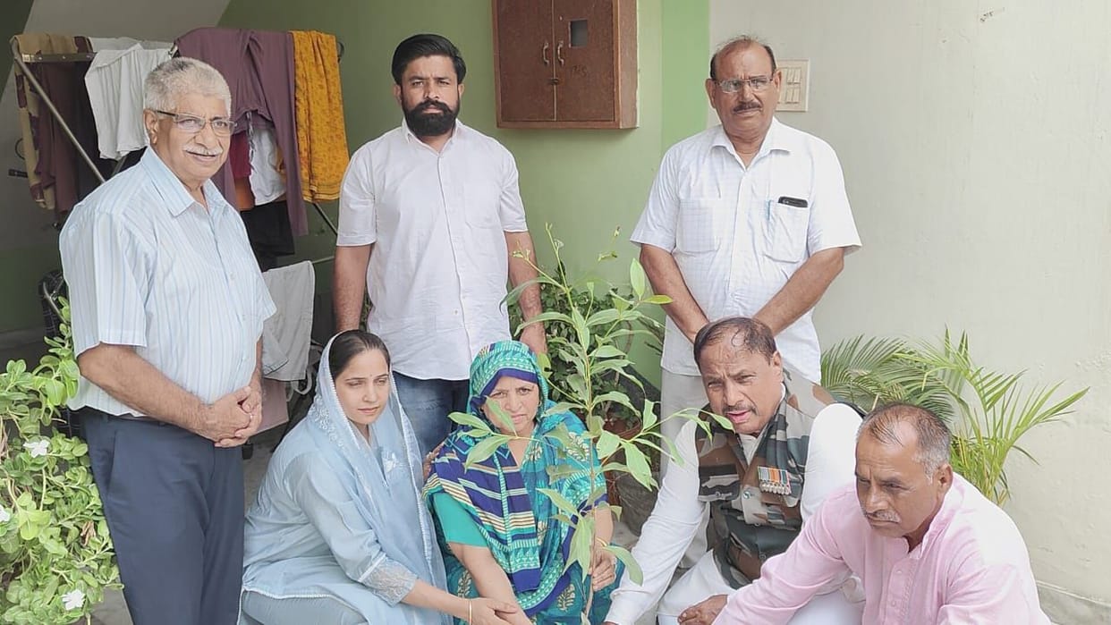Honored the brave women by visiting door to door families of Kargil martyrs.