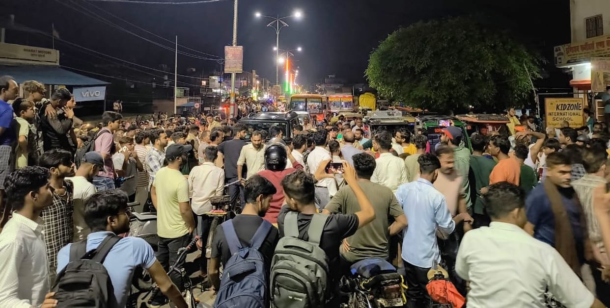 People got angry due to waterlogging in Lodhipur, jammed for an hour