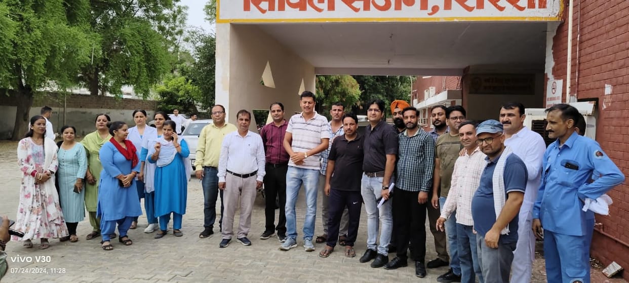 NHM employees strike, four patients could be referred after two hours