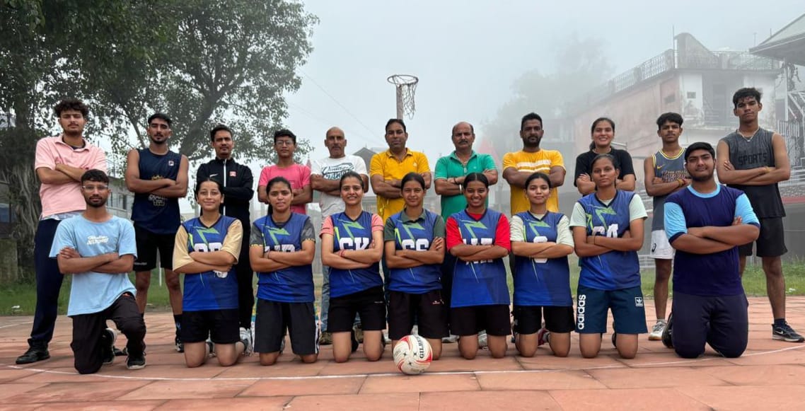 Women's and men's teams leave for national netball competition
