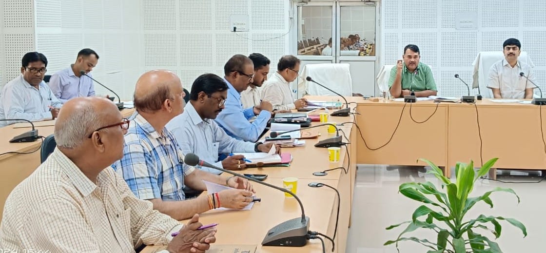 Commissioner gave instructions to construction companies