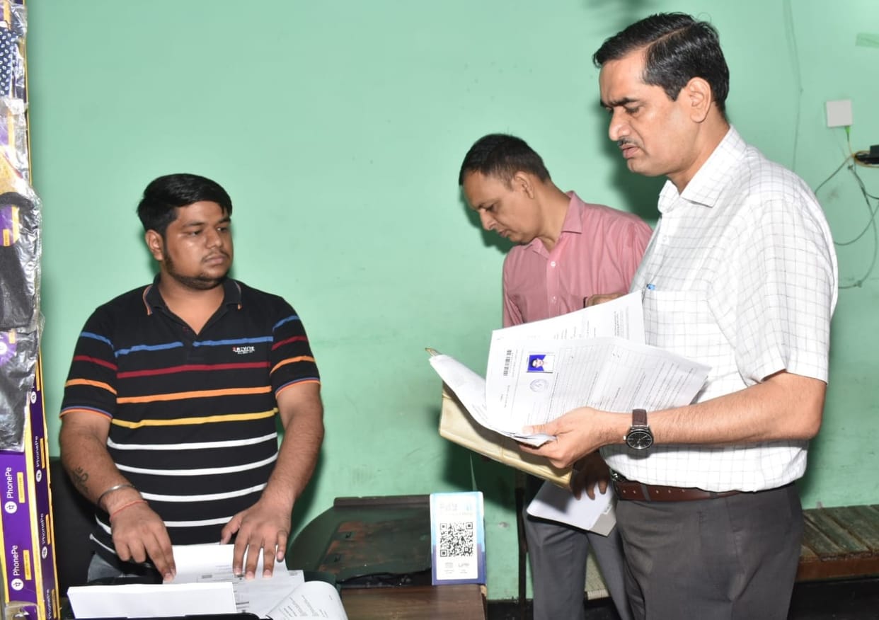 DM inspected ARTO office along with SSP, two detained