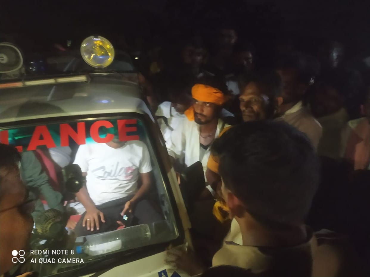 Middle aged man injured in fight dies, villagers block the road and protest