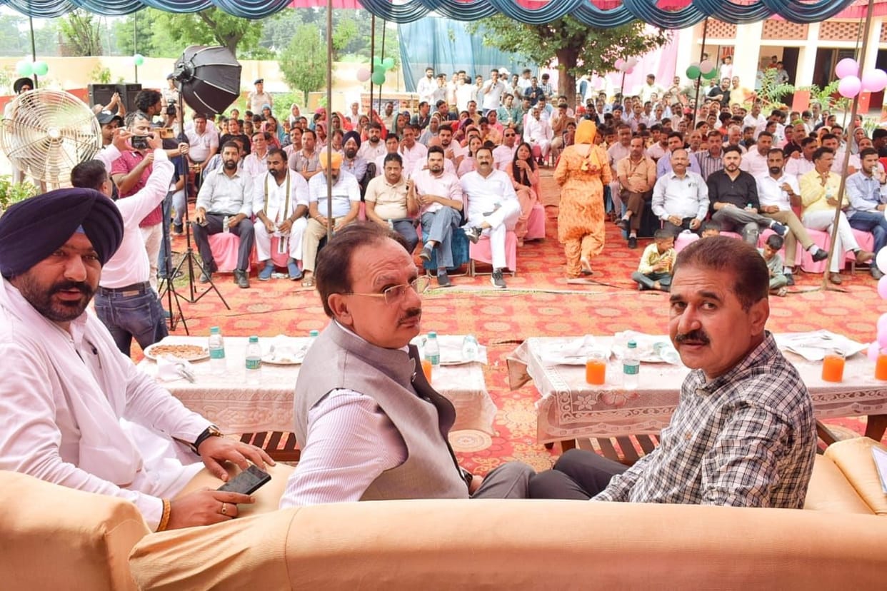 Industry Minister Government Primary School

Dasaura Majra building inaugurated