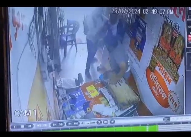 Robbery attempt in building material shop in broad daylight