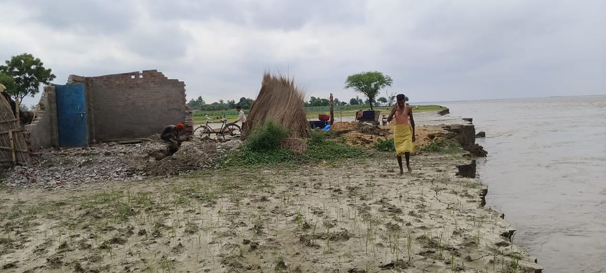 Nine houses and 15 bighas of land got submerged in the erosion of Saryu river