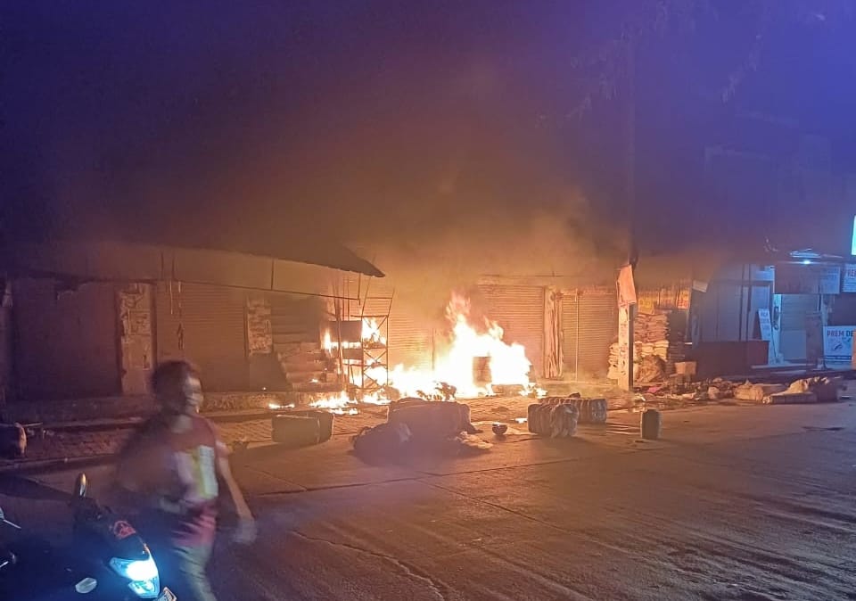 Fire creates havoc in hardware shop, goods get burnt and destroyed
