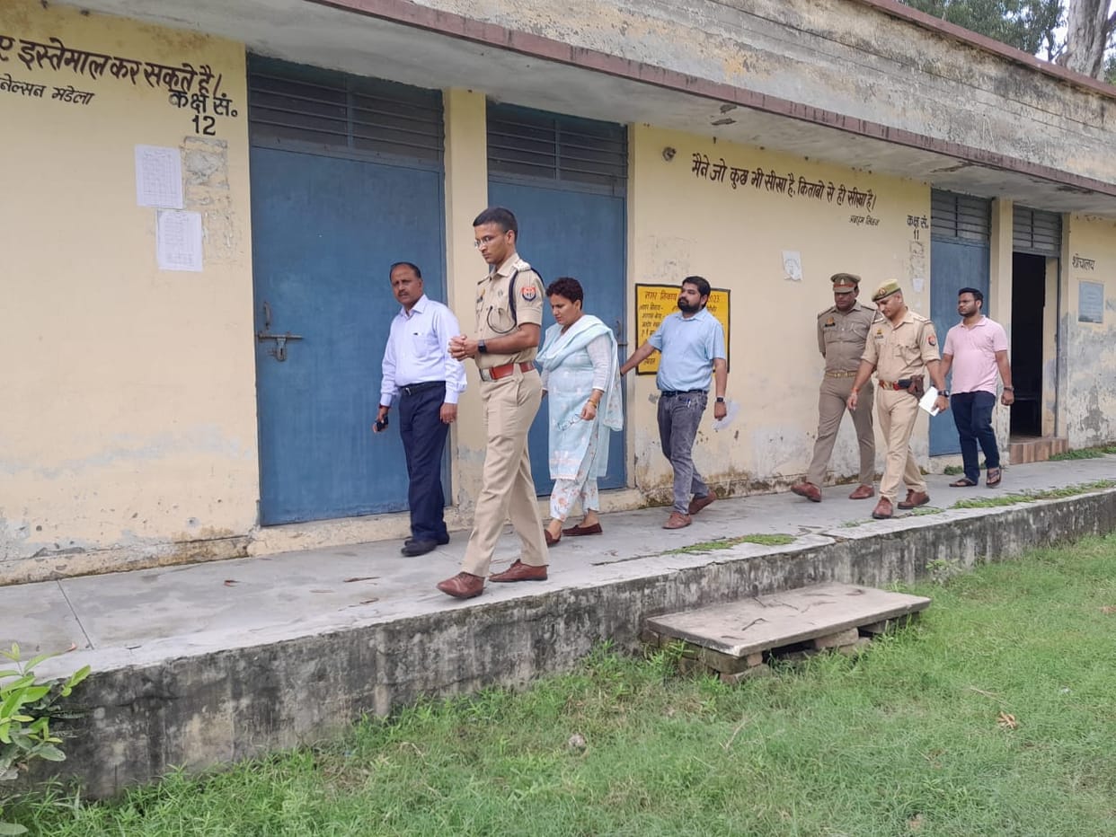 DM-SP visited the examination centers for the police recruitment exam