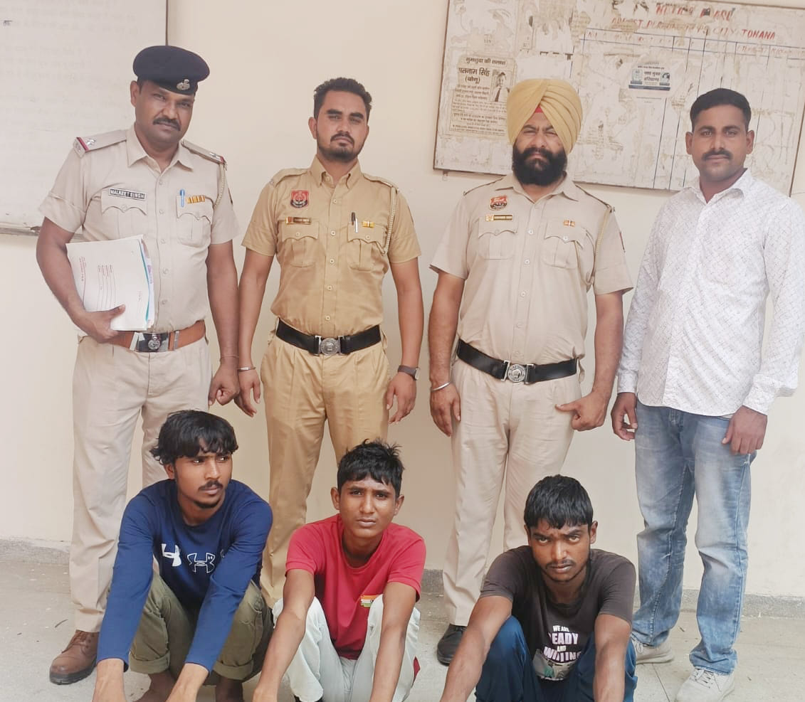 Police arrested three accused of vehicle theft