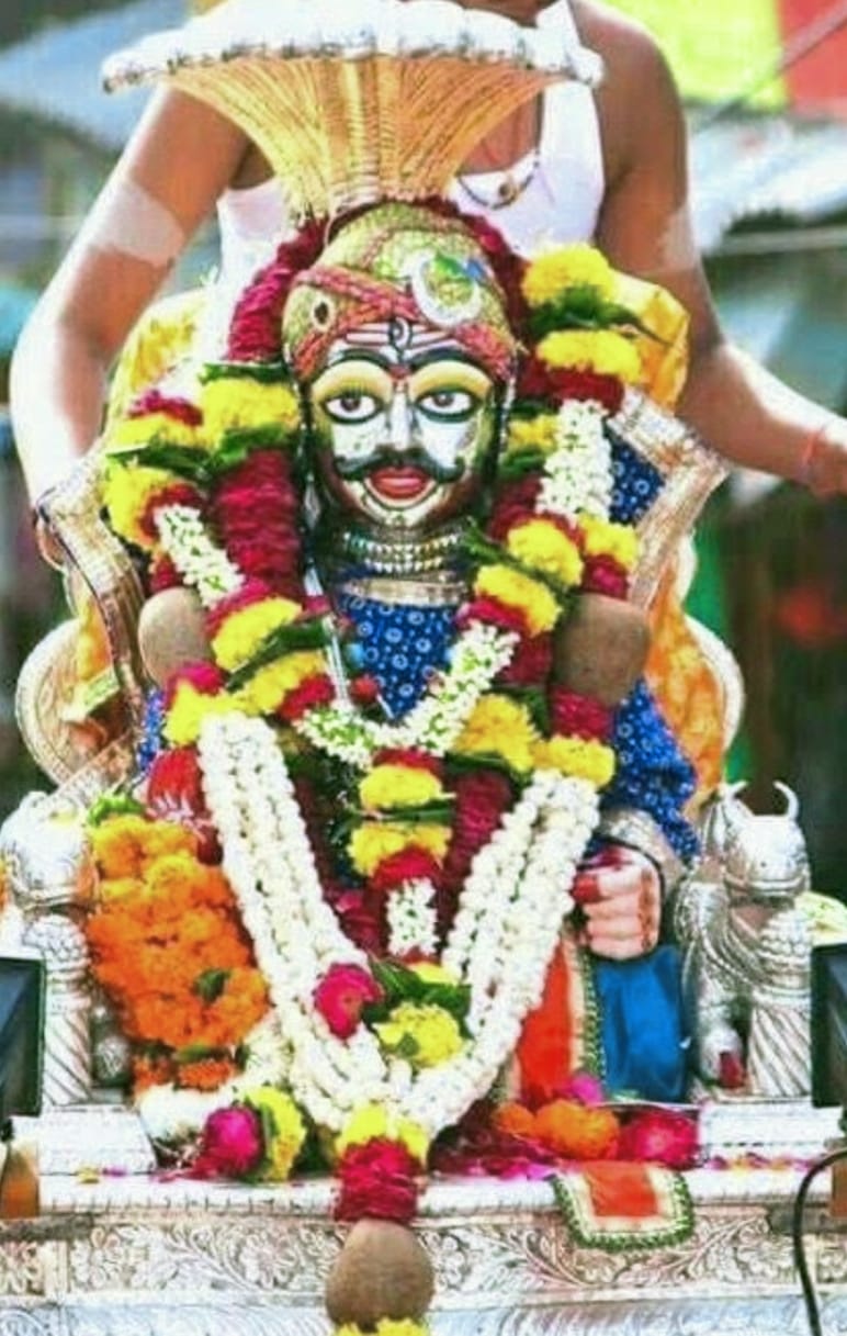 Ujjain Mahakaleshwar second procession on Monday Manmohan on elephant and Chandramouliswara palanquin darshan