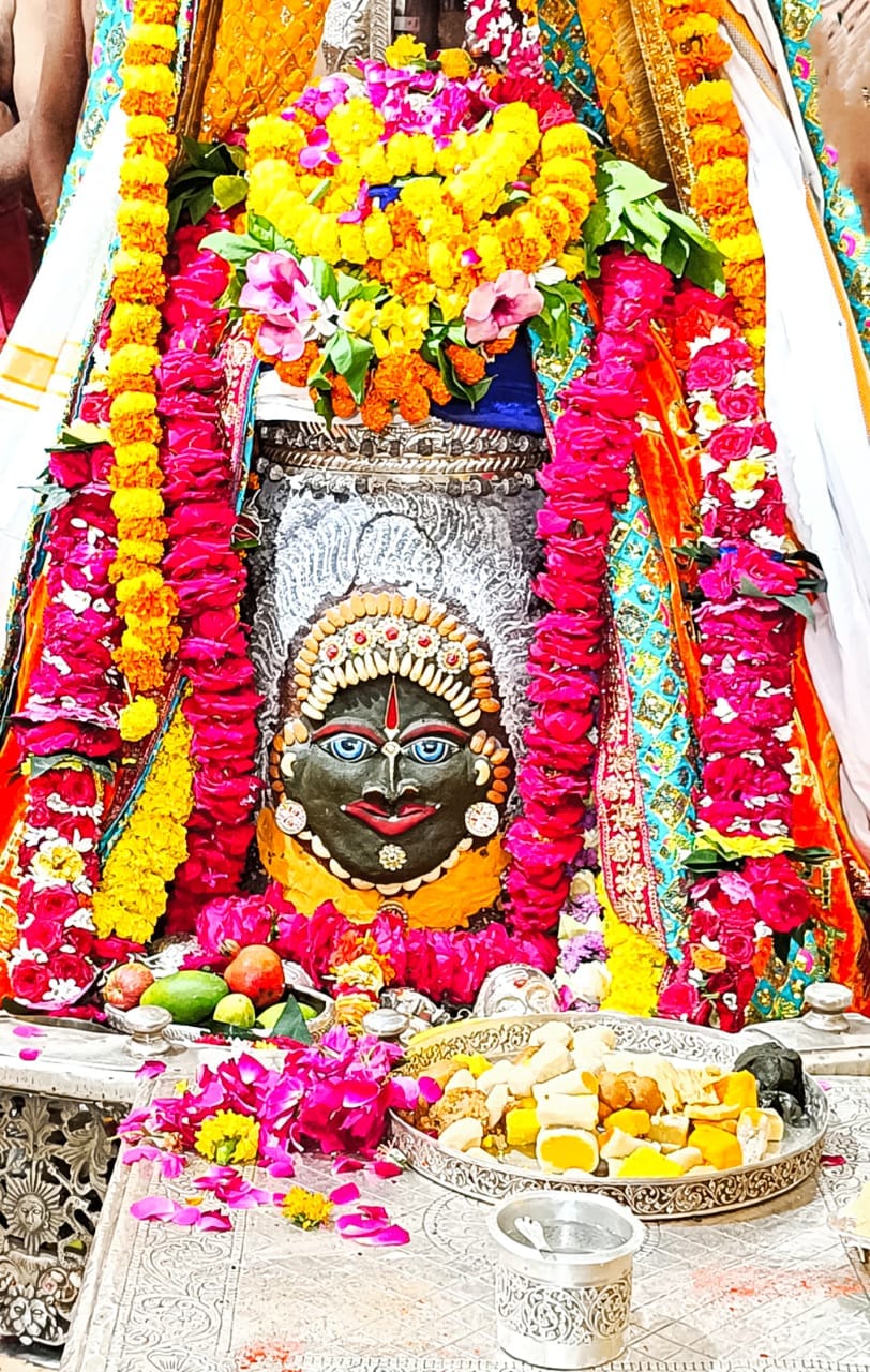 Baba Mahakal was adorned with cannabis and dry fruits during Bhasma Aarti special worship was also done
