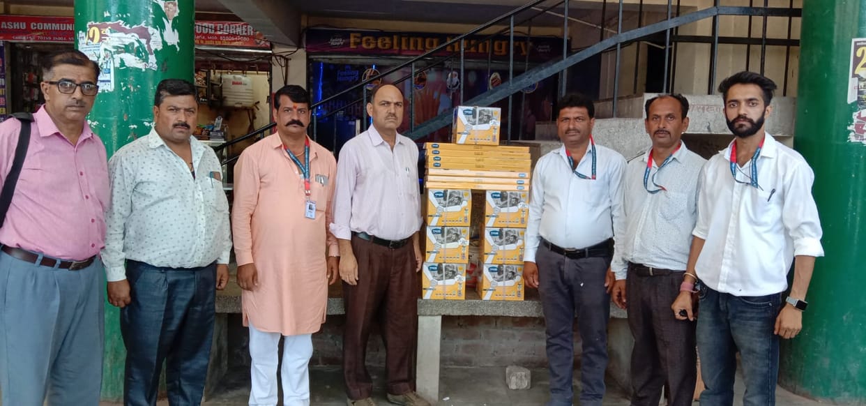 swarnim janjagran samiti donate fan to nahan bus stand