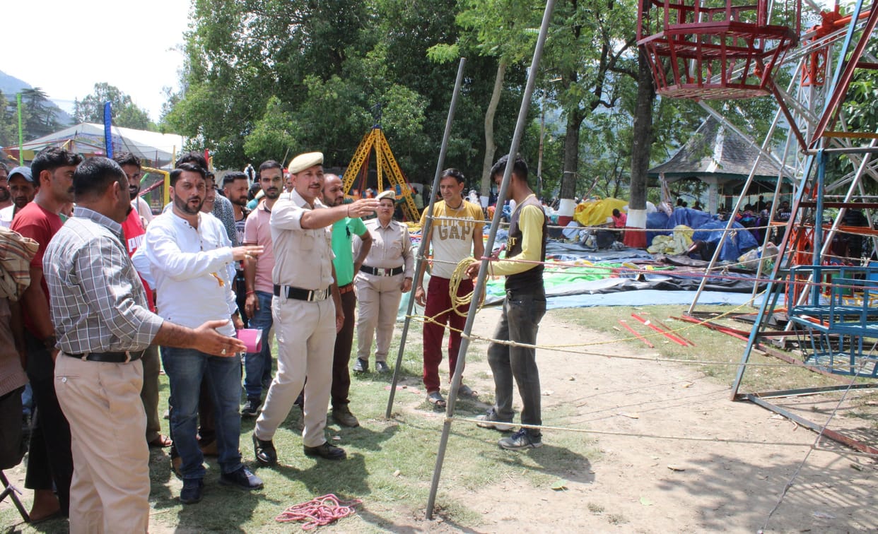 The administration chased away two operators who installed swings without permission.