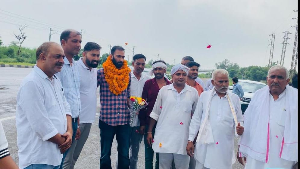 Rahul, who reached the village as a commissioner, was honored