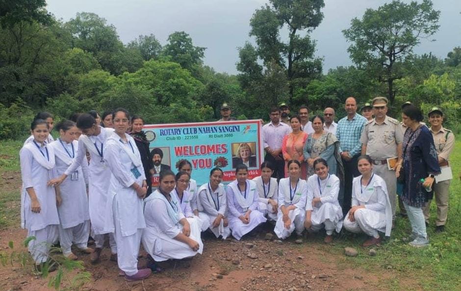 raotary club sangini organised plantation in gada village