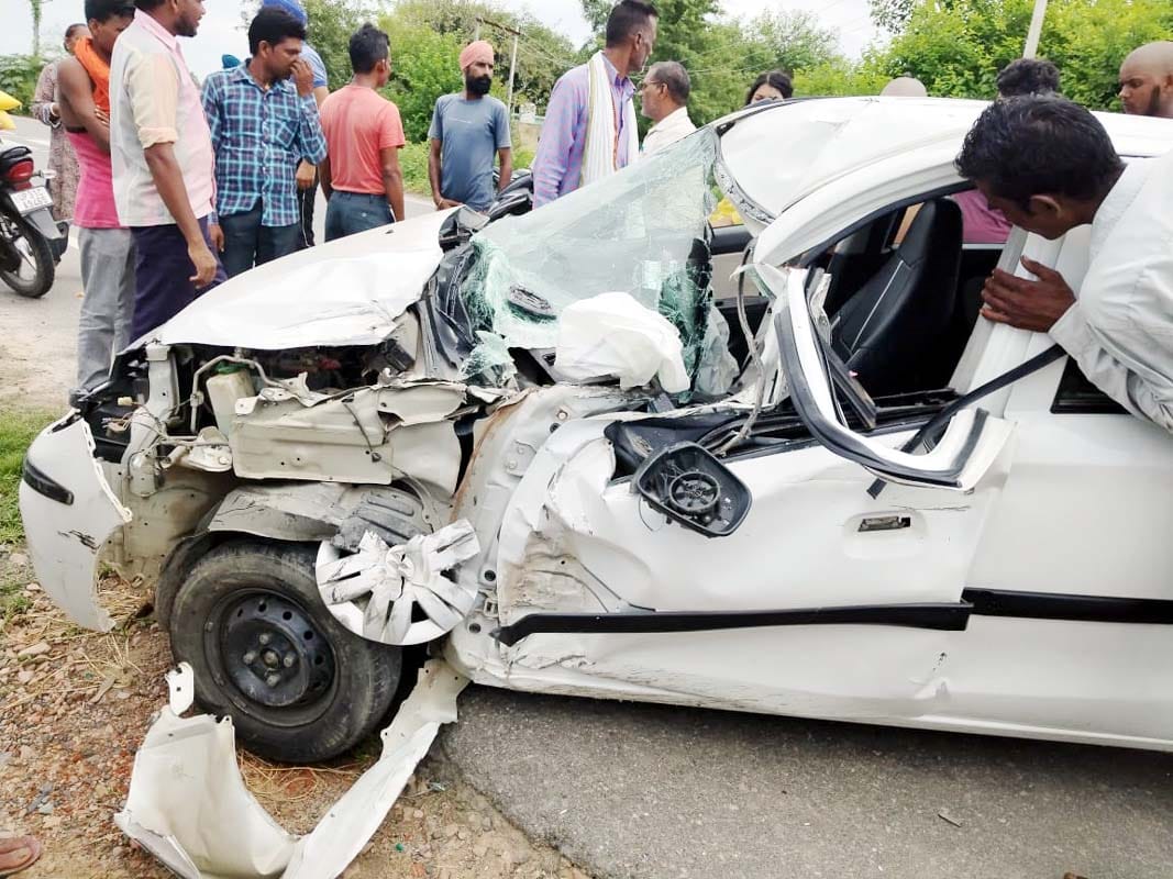 Woman dies, husband injured after car collided with unknown vehicle