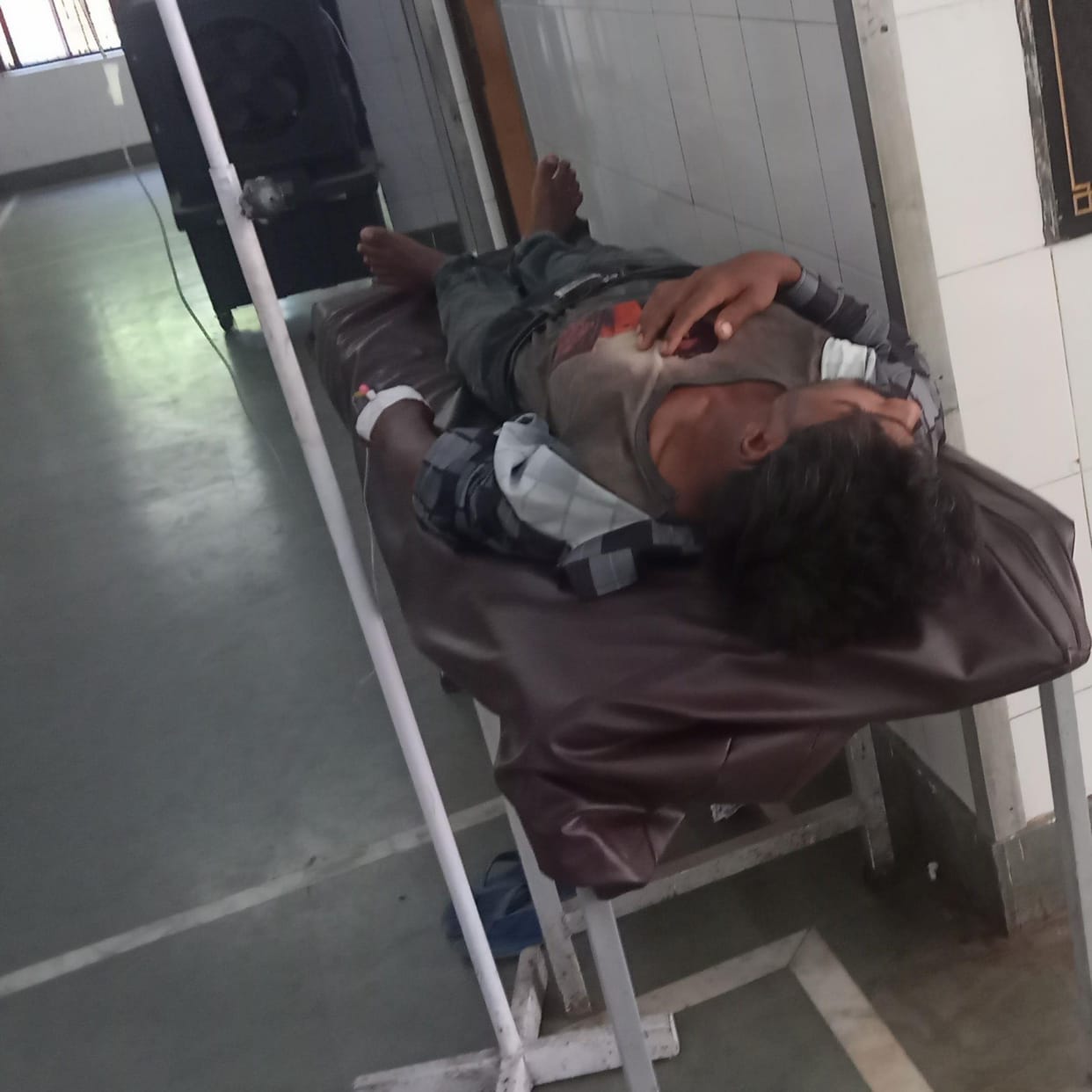 Ward full, now treatment is being done by lying on benches