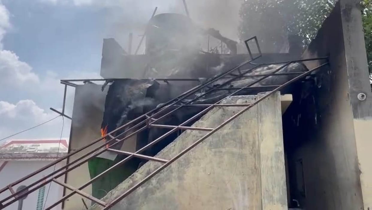 Fire in Lala Maturam Jalebi shop