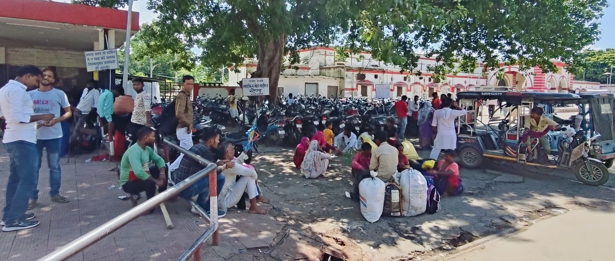 Passengers complain of slow speed of Amrit Bharat station scheme