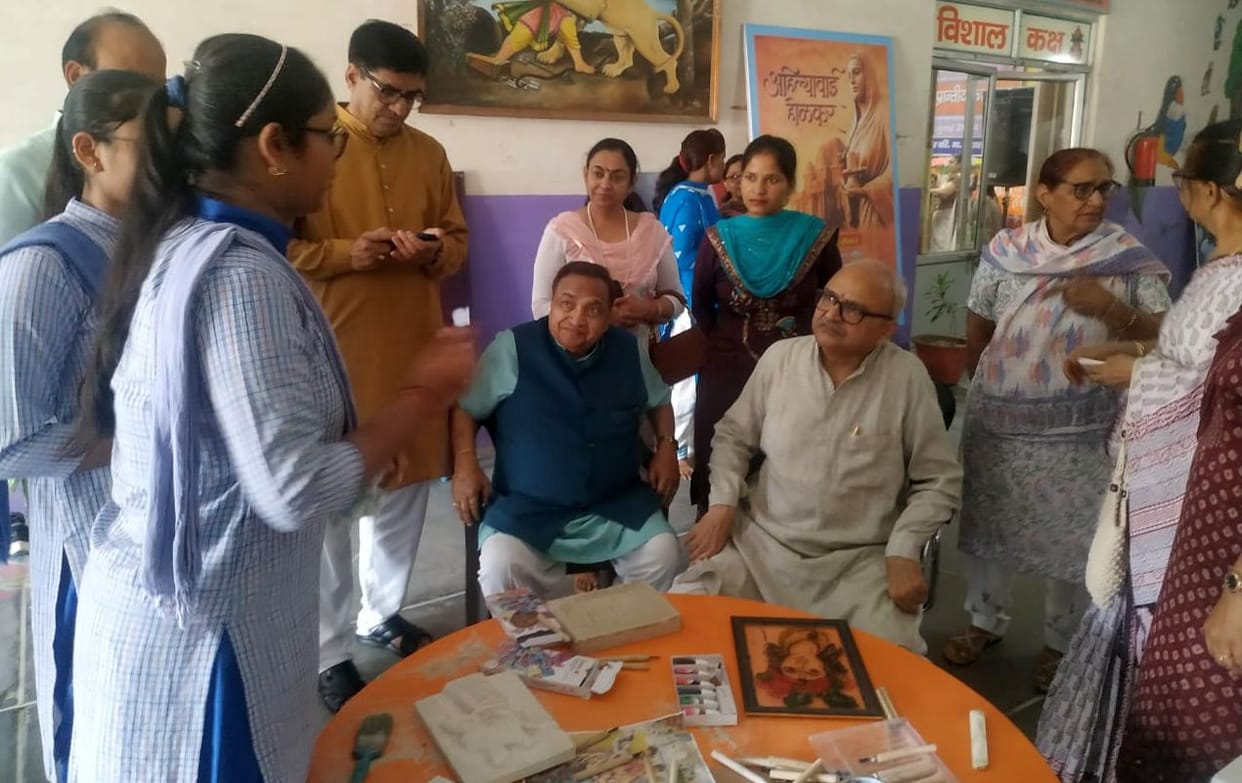 praised children's artworks