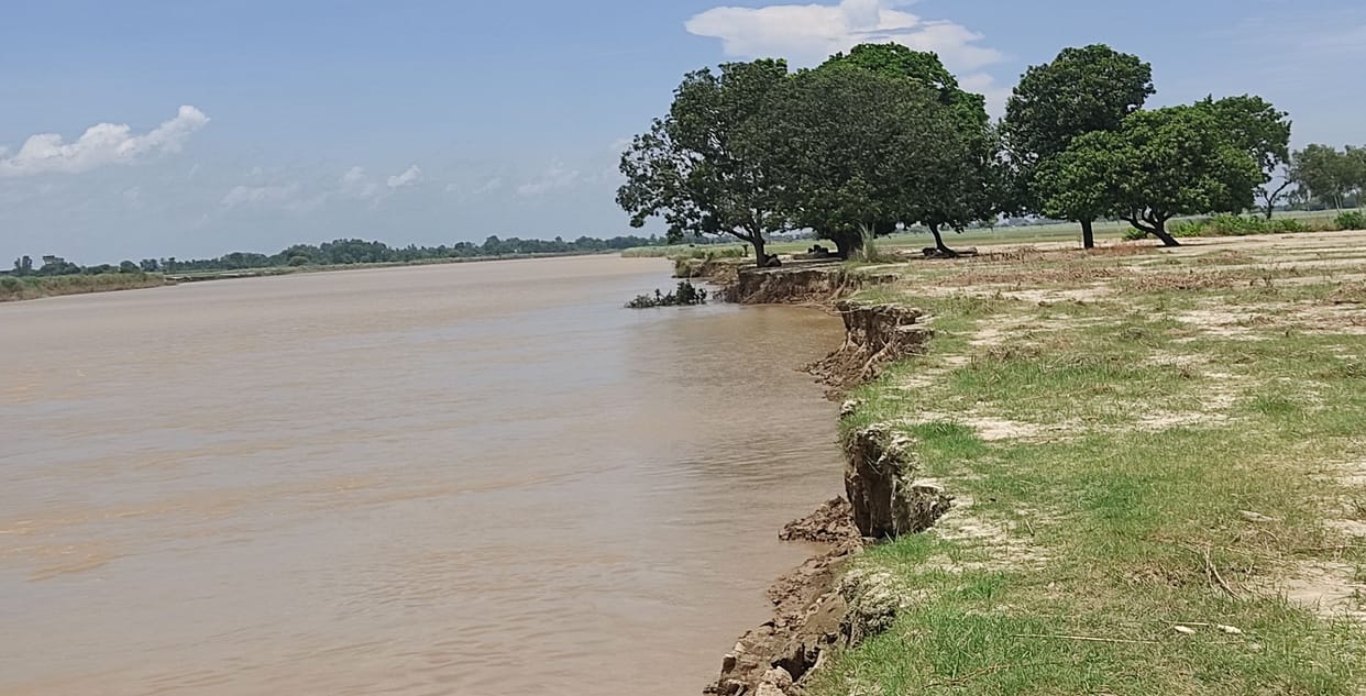 Siddharthnagar News: After the devastation caused by flood, now people are scared due to erosion
