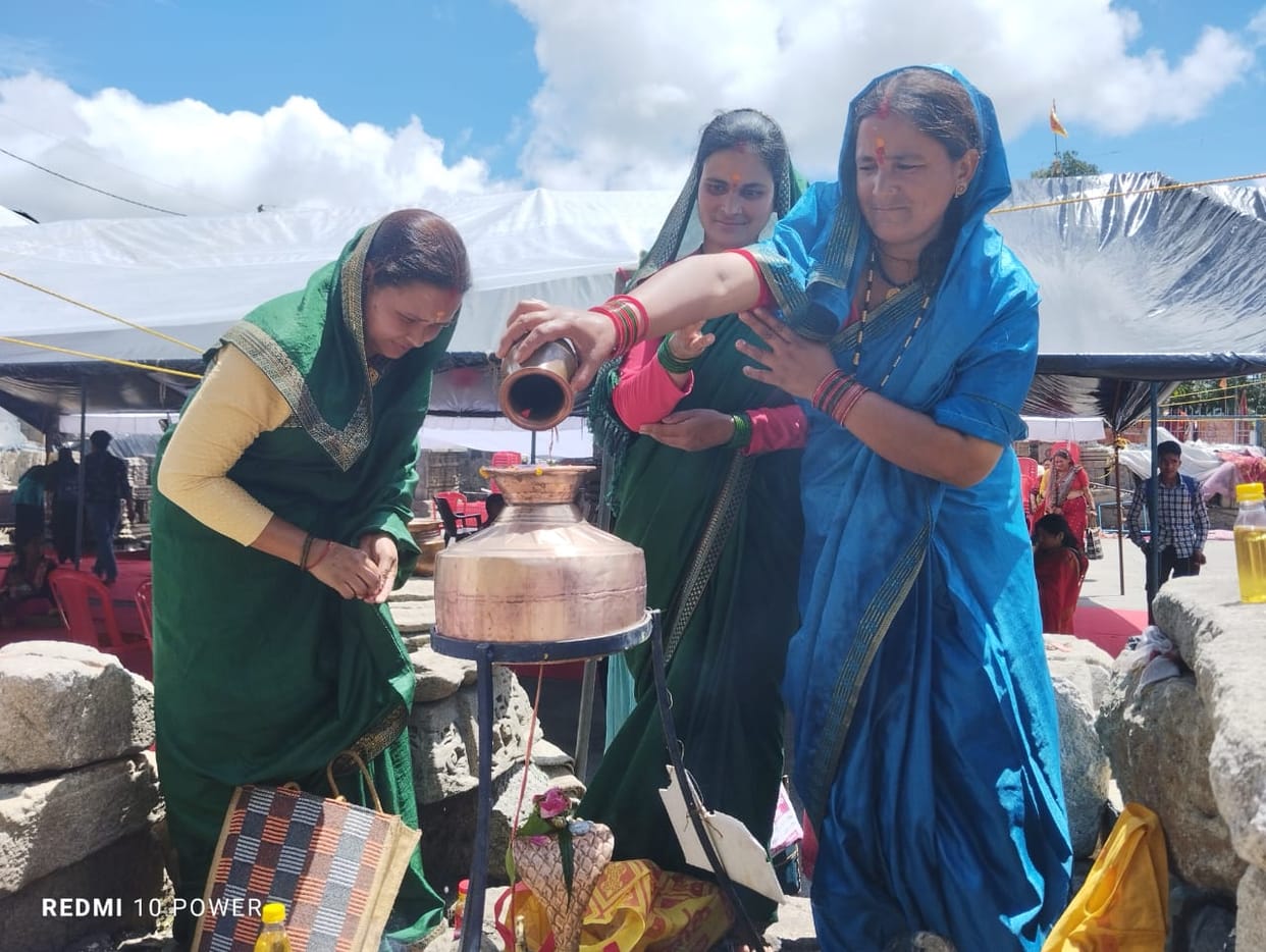 Jalabhishek performed with slogans of Har-Har Mahadev