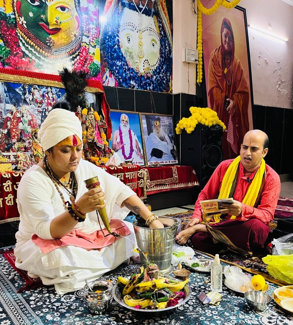 On the second Monday of Sawan, there was a flood of devotion in the Shiva temples.