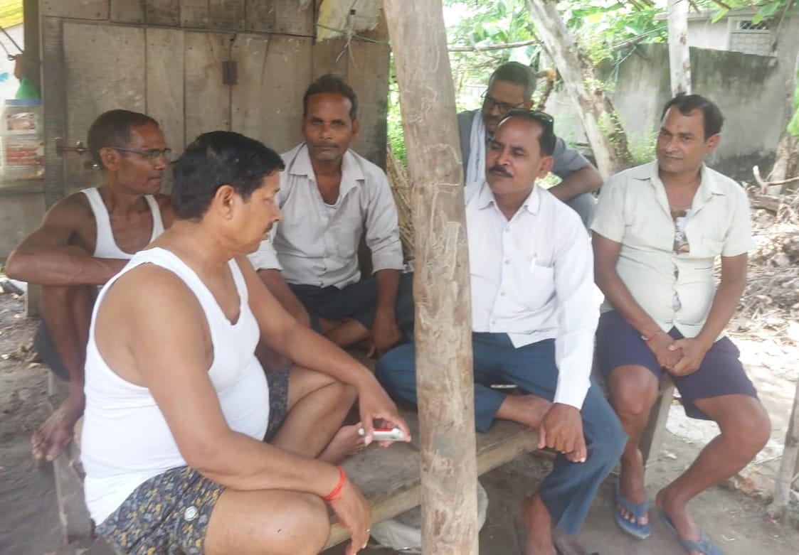 Anandnagar-Maharajganj rail route...more land in gazette, less in award