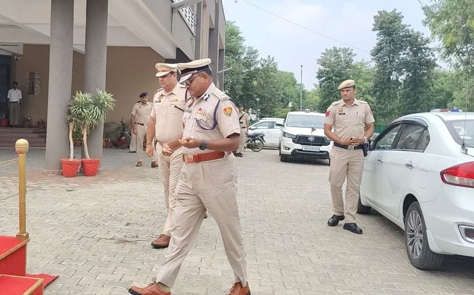 ADGP arrived to investigate keeping Mahant in lockup