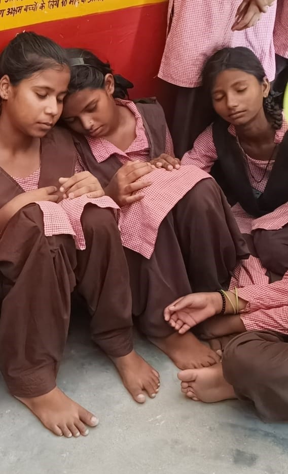 Four girl students fainted due to heat and humidity