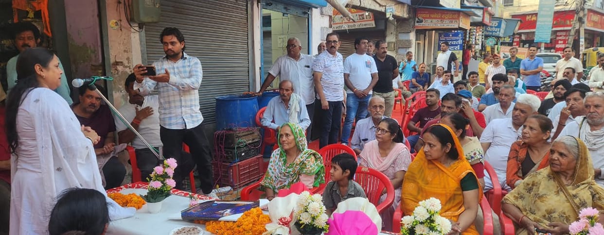 Newly appointed BJP District President Vandana Popli welcomed