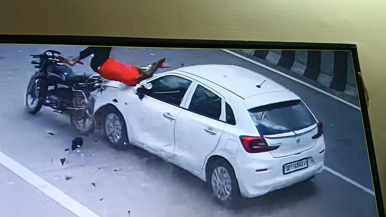 Textile merchant dies due to car collision, police shows inhumanity