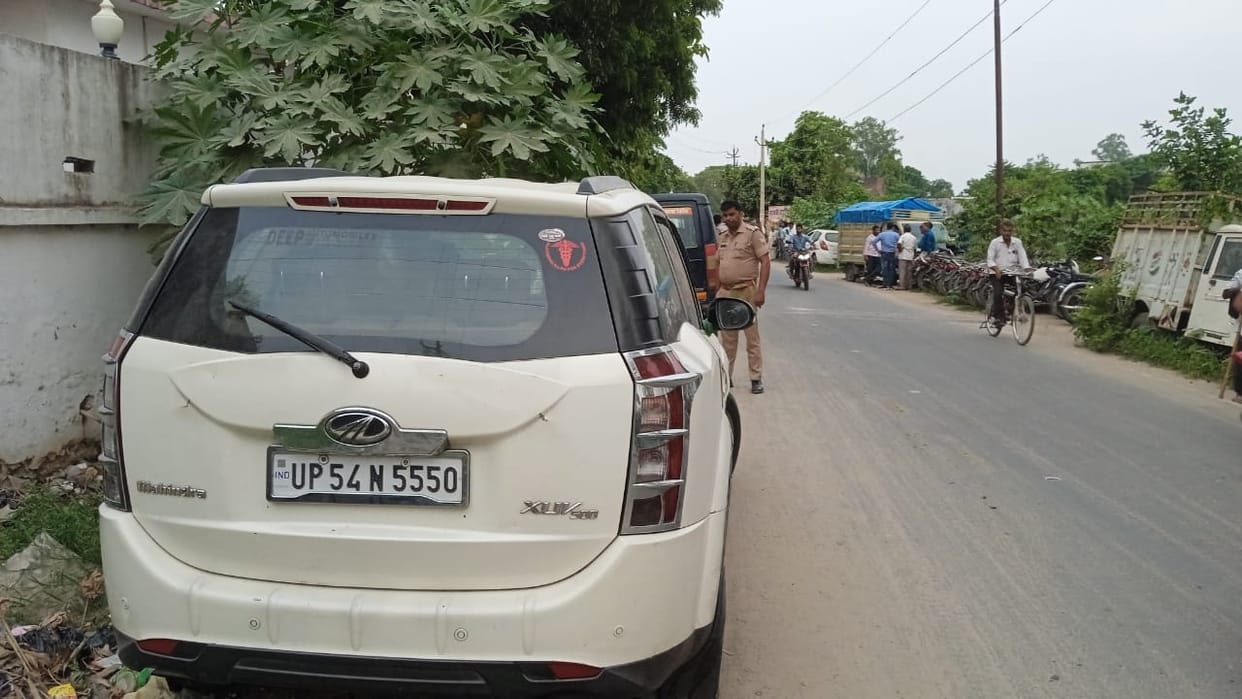 Doctor's dead body found in SUV on roadside, panic