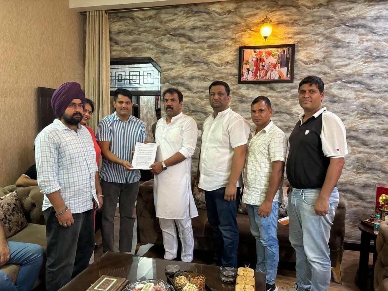 Coach met Sports Minister regarding increasing the pay scale