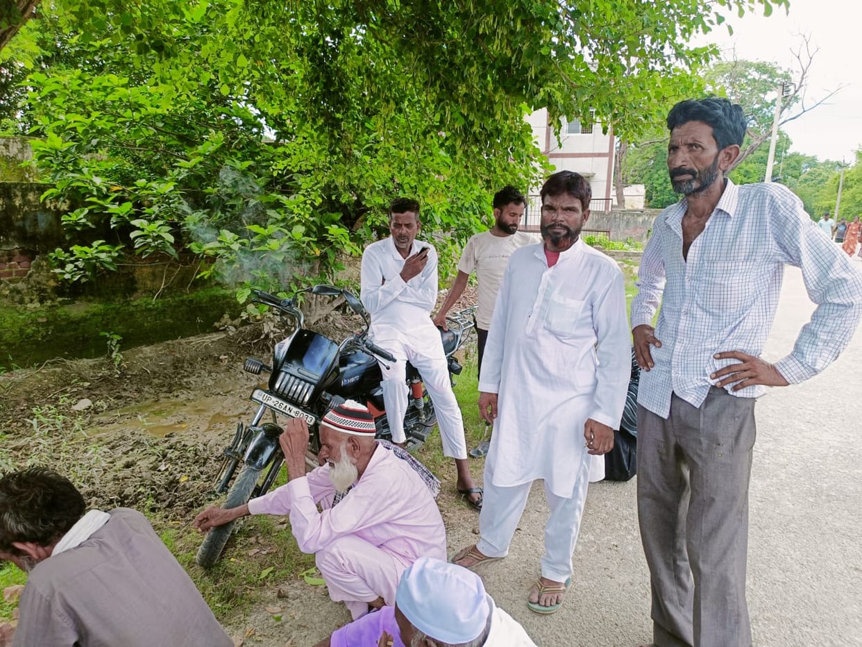 Laborer standing on the roadside died due to bike collision