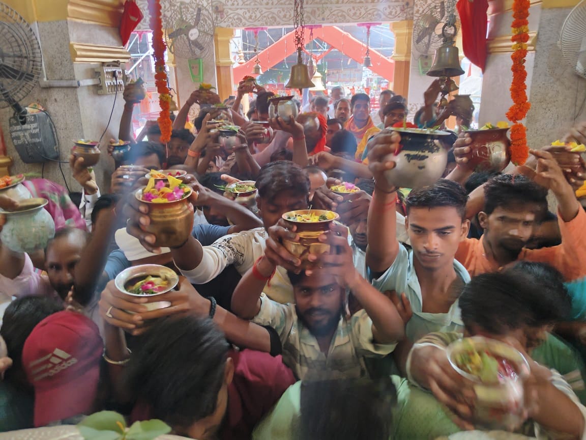 Sawan Monday: Such a Shiva temple where 40 chapters of Yajurveda are read in Rudrabhishek, the 25 Acharyas her