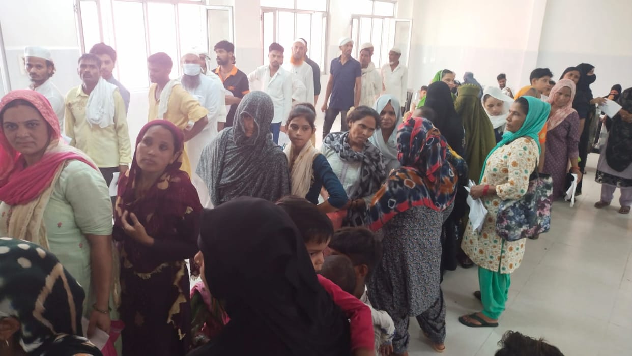 Patients suffering from sore throat, cold and fever increased due to harsh weather