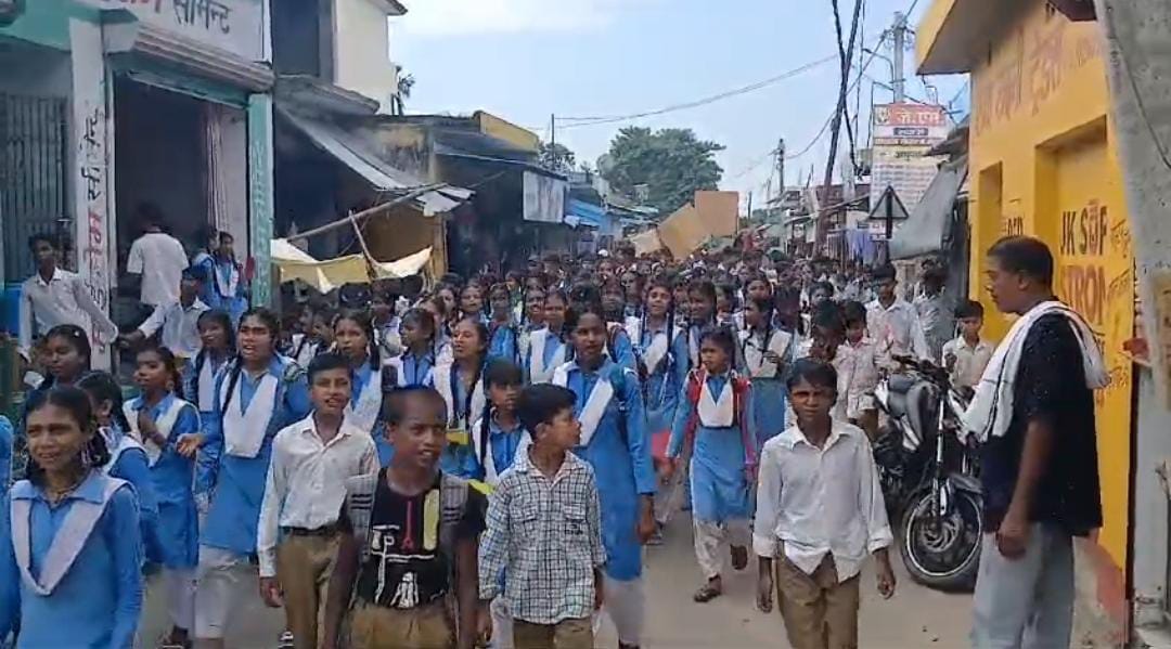 Students fed up with the chaos took to the streets, creating ruckus and sloganeering